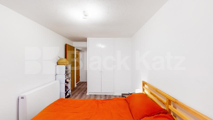 Refurbished a year ago and set on the banks of the river lea Riverside Close, Clapton 